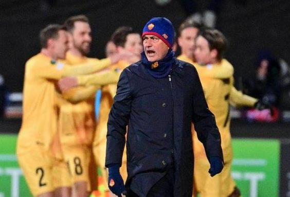 九游体育包含波尔图内部会议纪要流出——今夜绝杀压哨，欧联使命明确，赛程密集仍需轮换的词条